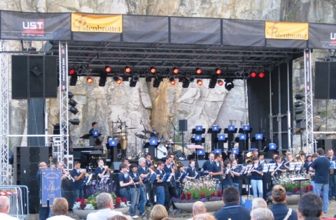 Italienska Banda Margherita öppnade konserten i Stenbrottet
